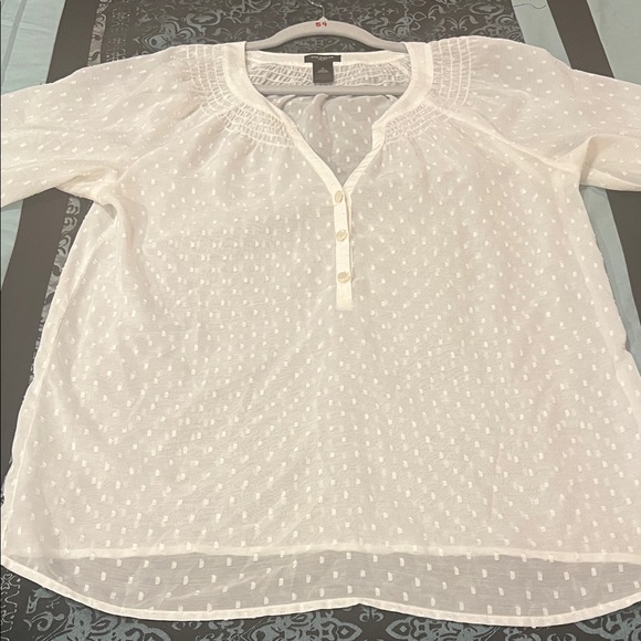 Ann Taylor Classic White Textured Blouse, very nice, size XS - Picture 1 of 8